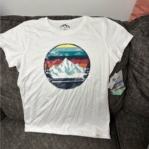 White Mountain Graphic Tee